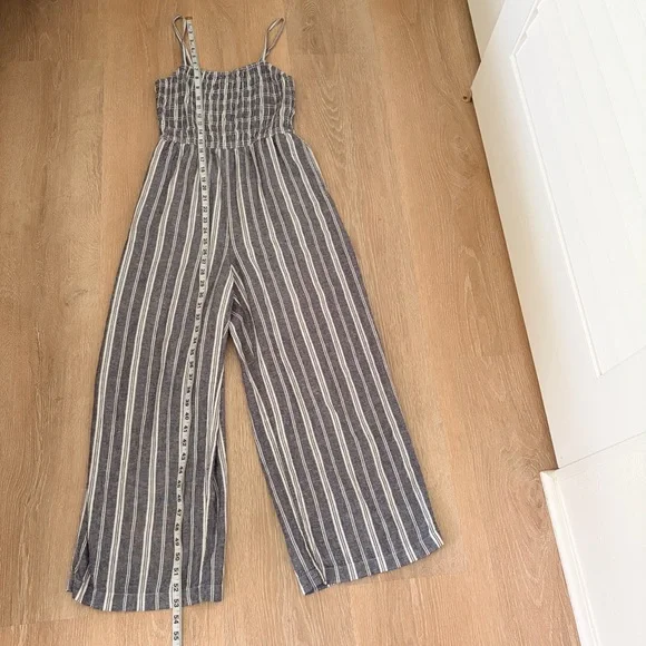 GAP Gray & White Striped Smocked Wide-Leg Linen Jumpsuit- XS - Picture 3 of 14
